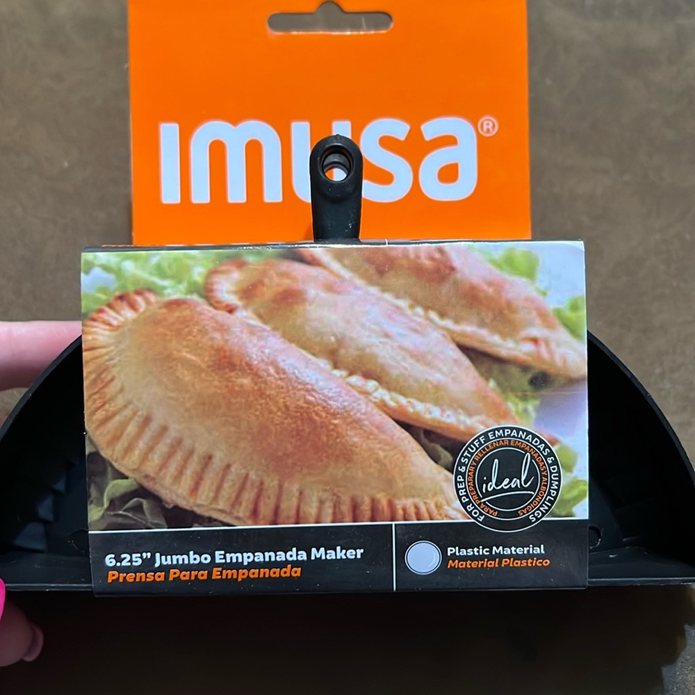 NWOT 6.25” Jumbo Empanada Maker